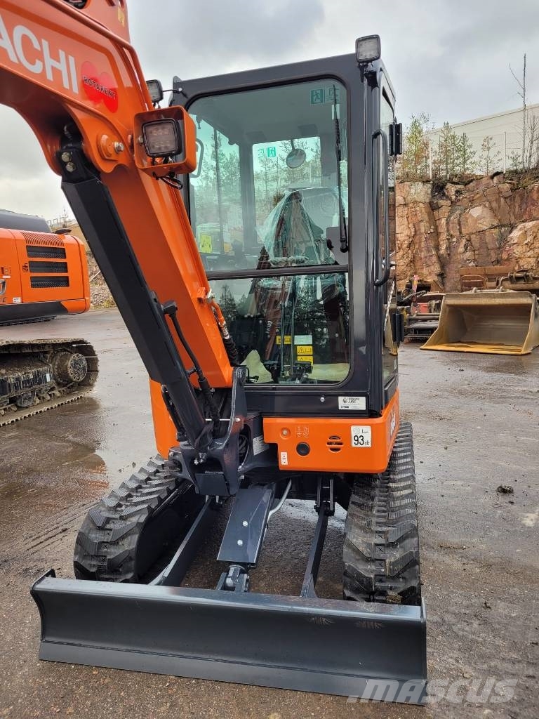 Hitachi ZX 26 U - mini excavators < 7t (Mini diggers) for rent