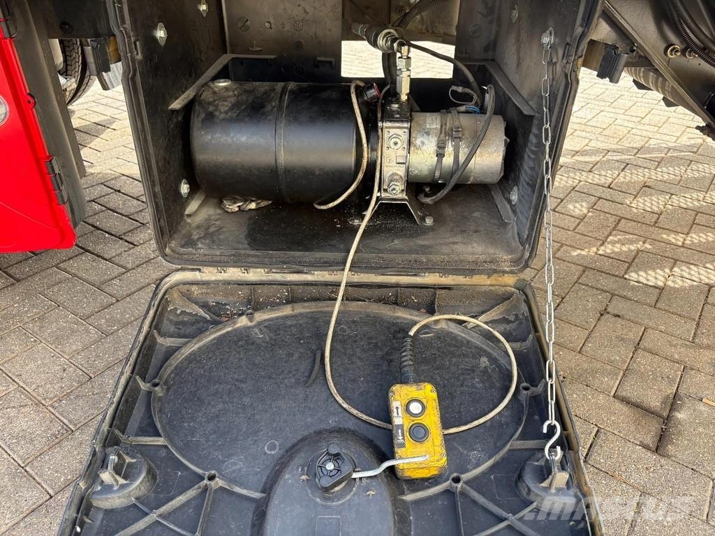 Renault D 12,240 + HYDRAULIC RAMPS + WINCH 5400 KG + EURO Evakuatori