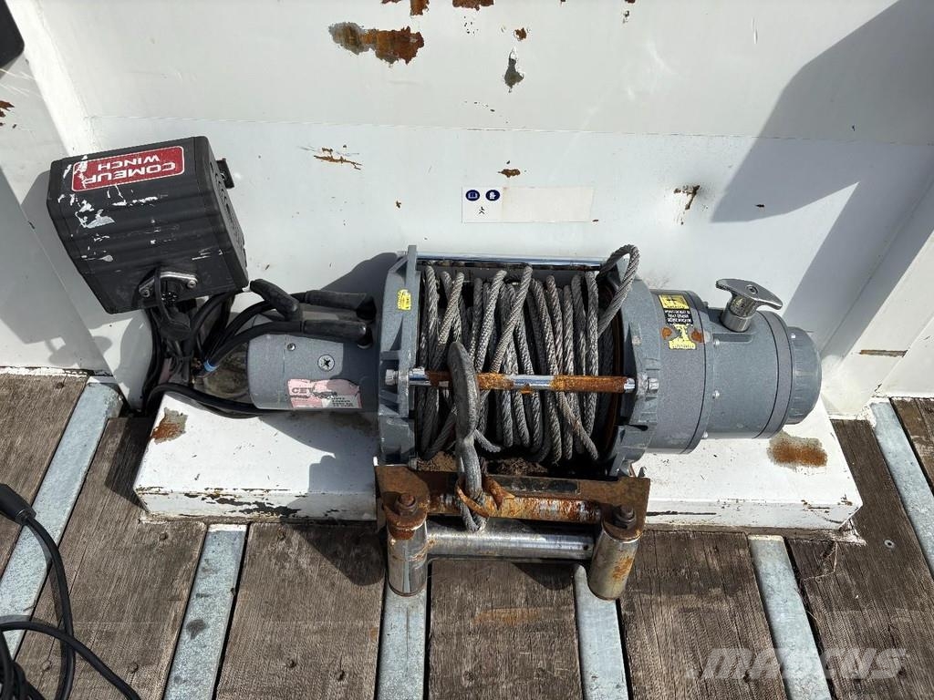 Renault D 12,240 + HYDRAULIC RAMPS + WINCH 5400 KG + EURO Evakuatori