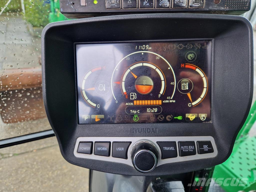 Hyundai Robex 160W-9A with 6-cylinder Cummins Ekskavatori uz riteņiem