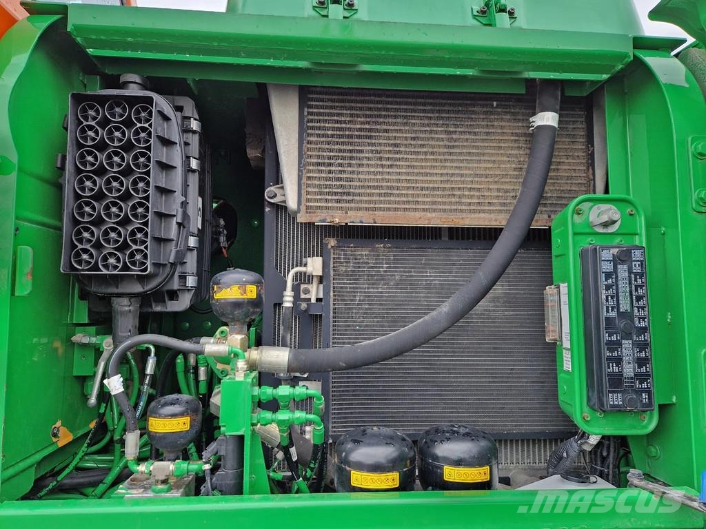 Hyundai Robex 160W-9A with 6-cylinder Cummins Hjulgravere