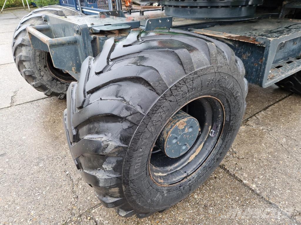 Hyundai Robex with 6-cylinder Cummins 轮式挖掘机