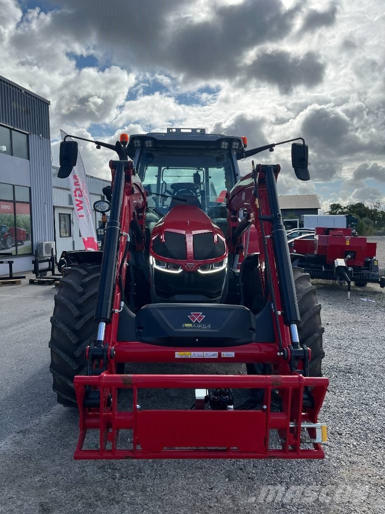 Massey Ferguson 5S.145 DEMO Traktorji