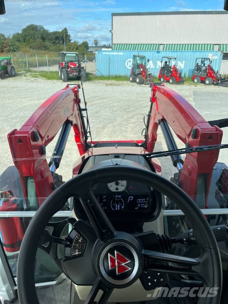 Massey Ferguson 5S.145 DEMO Traktorji
