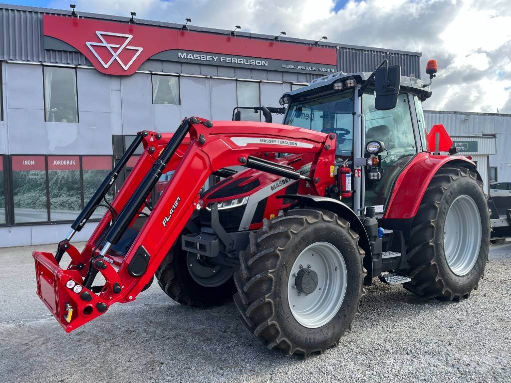 Massey Ferguson 5S.145 DEMO Traktorji
