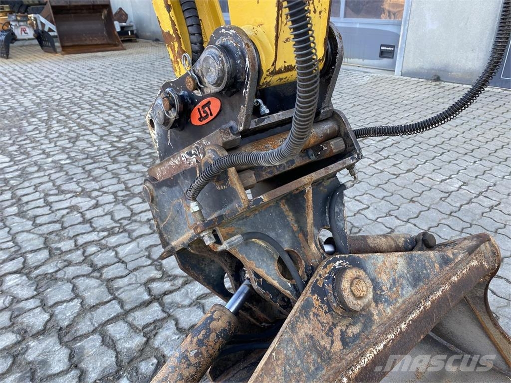 Komatsu PC55MR-3 Wheeled excavators