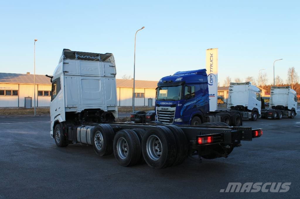 DAF XF530 8x2 ADR Camiones chasis
