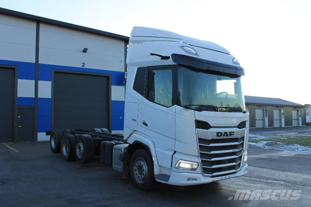DAF XF530 8x2 ADR Camiones chasis