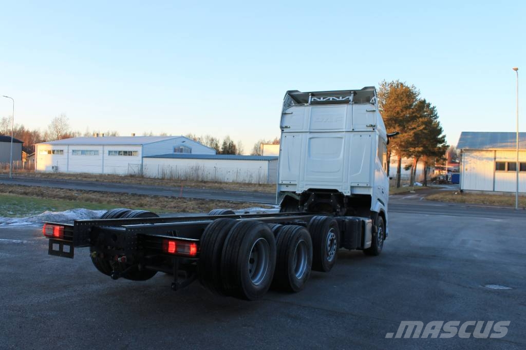 DAF XF530 8x2 ADR Camiones chasis