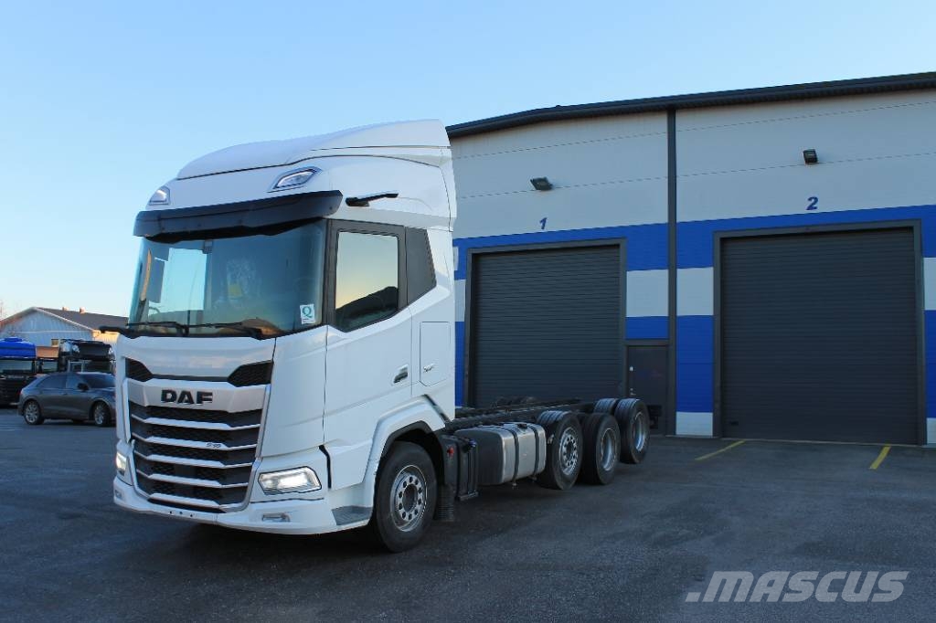 DAF XF530 8x2 ADR Camiones chasis