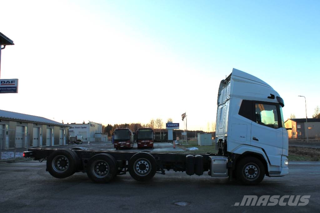 DAF XF530 8x2 ADR Camiones chasis