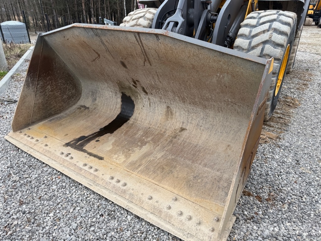 Volvo L 110 H 轮式装载机