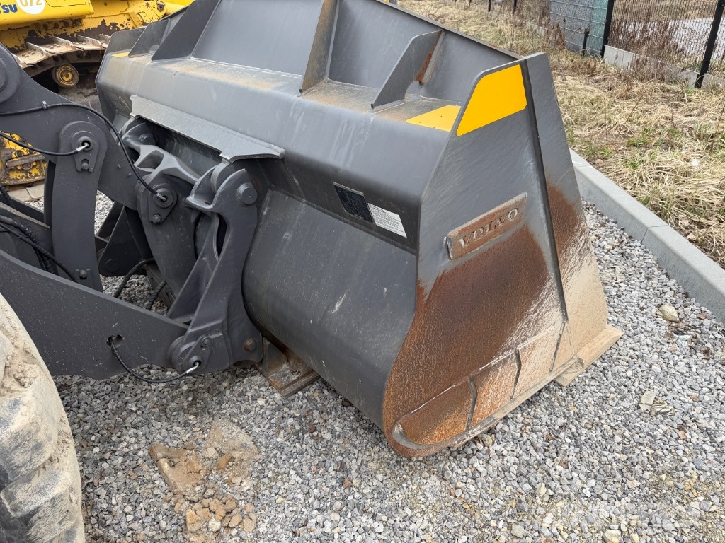Volvo L 110 H 轮式装载机
