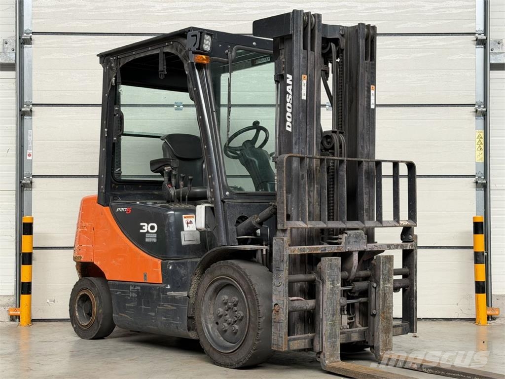 Doosan D 30 S-5 Dīzeļa autoiekrāvēji