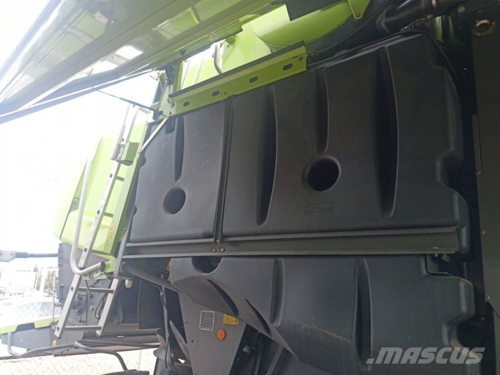CLAAS Lexion 670 Combine harvesters