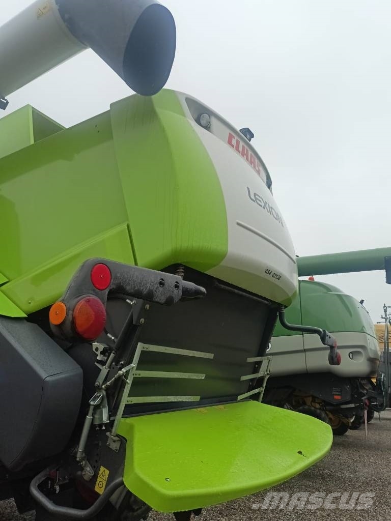 CLAAS Lexion 670 Combine harvesters