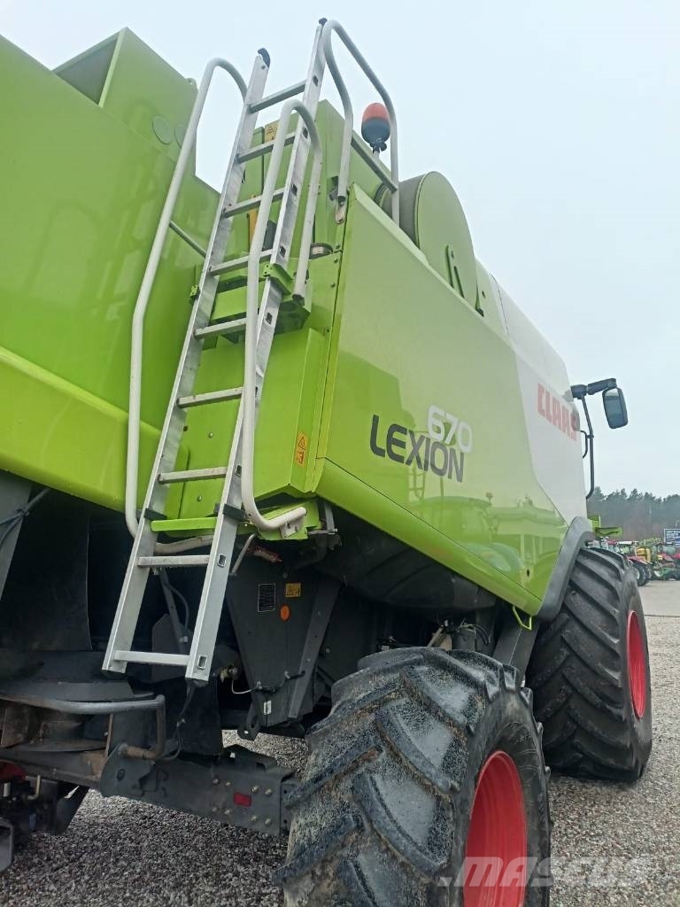 CLAAS Lexion 670 Combine harvesters