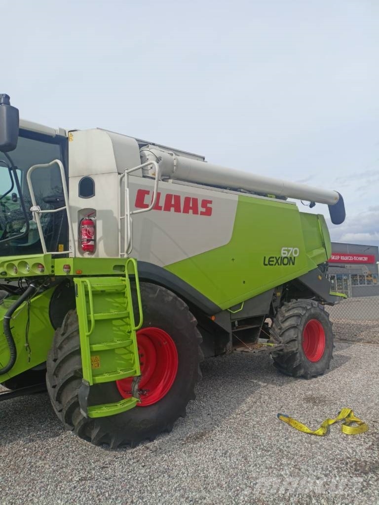 CLAAS Lexion 670 Combine harvesters