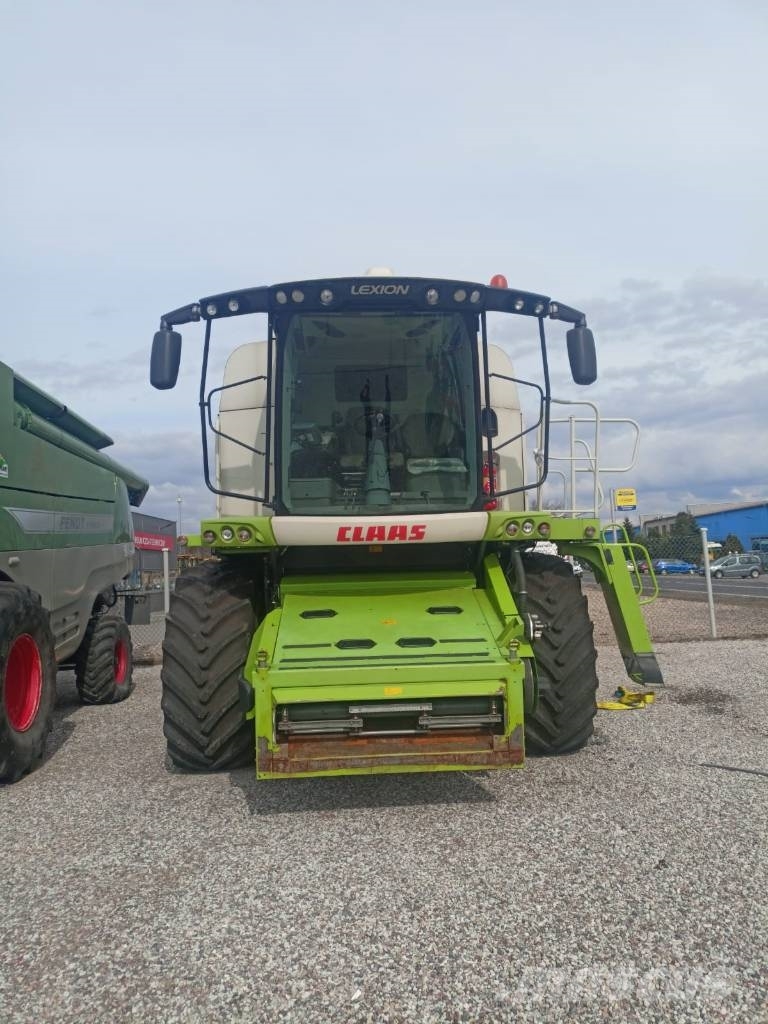 CLAAS Lexion 670 Combine harvesters