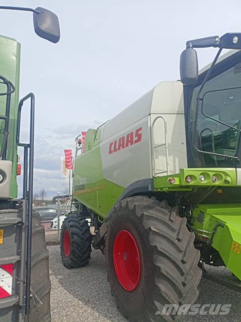 CLAAS Lexion 670 Combine harvesters