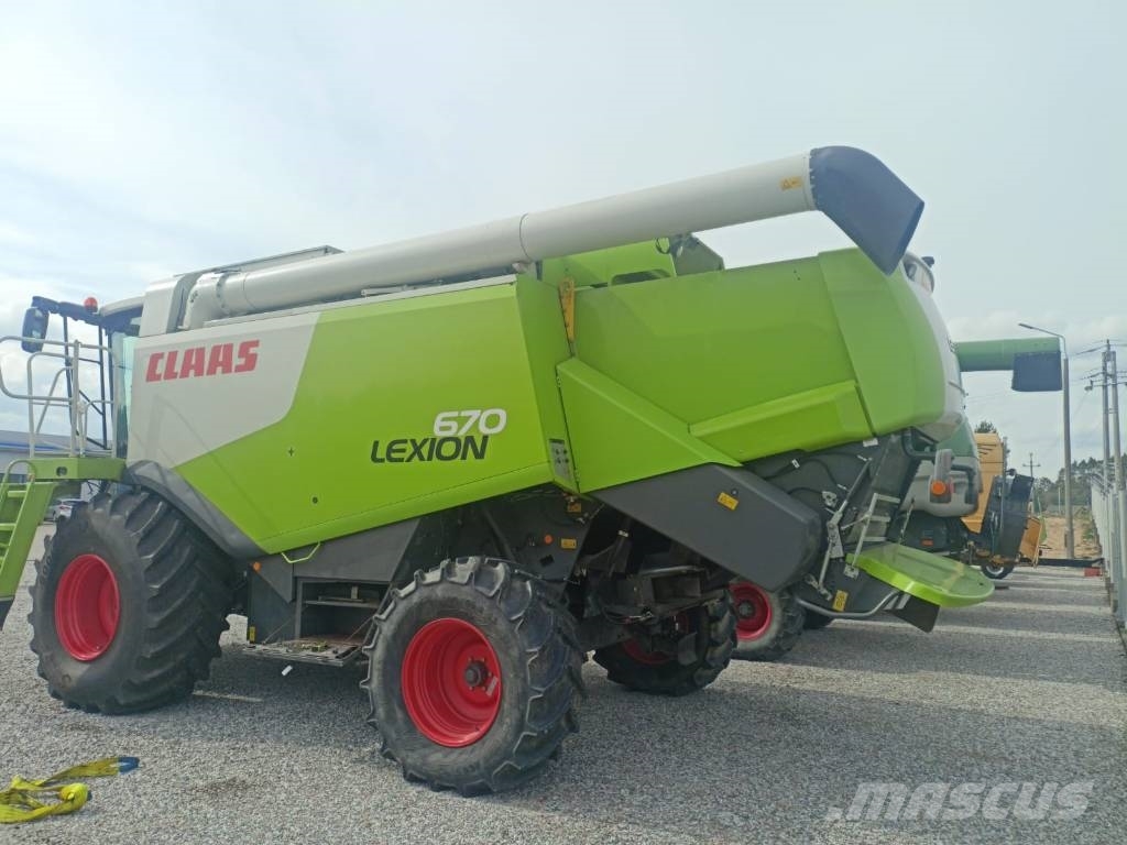 CLAAS Lexion 670 Combine harvesters
