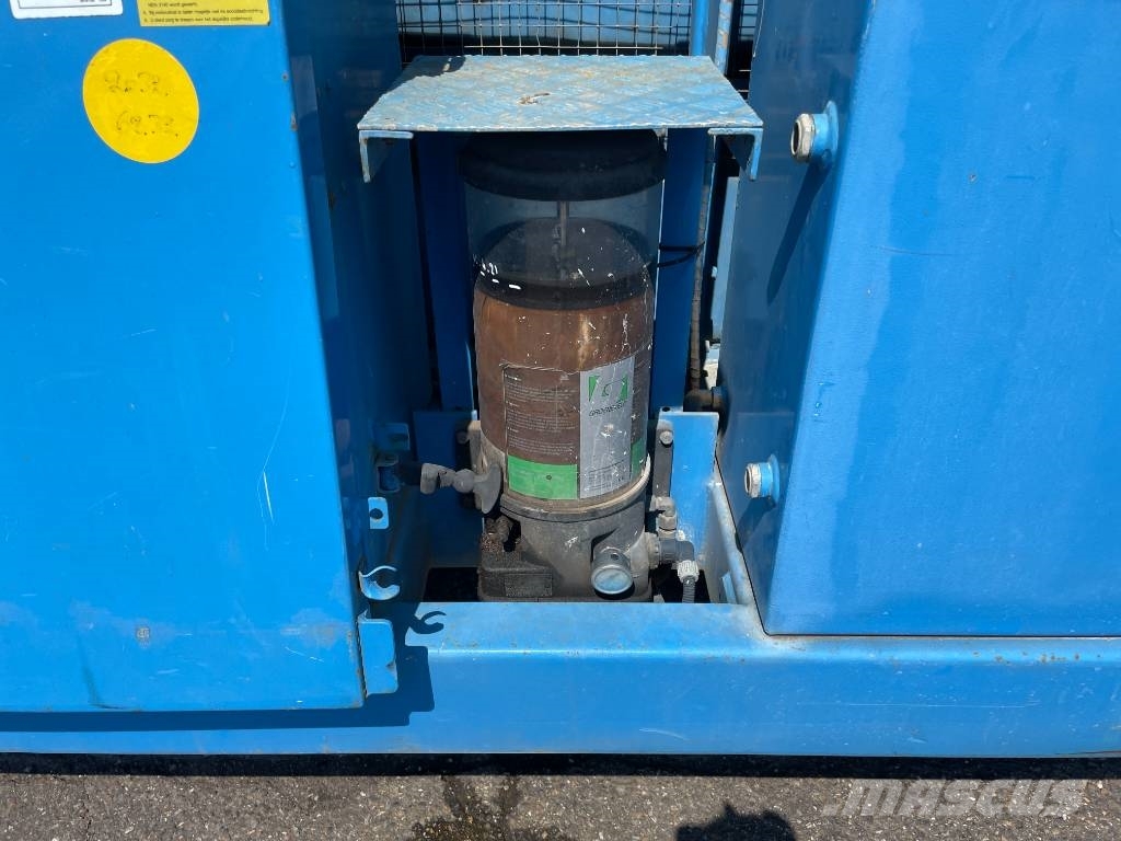 Holland Lift Megastar G-320DL30 4WDS/N | 2006 Elevadores de tesoura