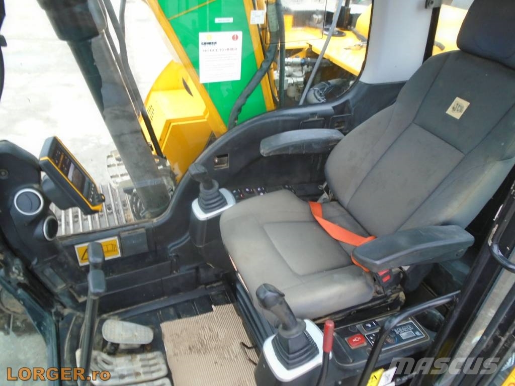 JCB JS 131 LC Rupsgraafmachines