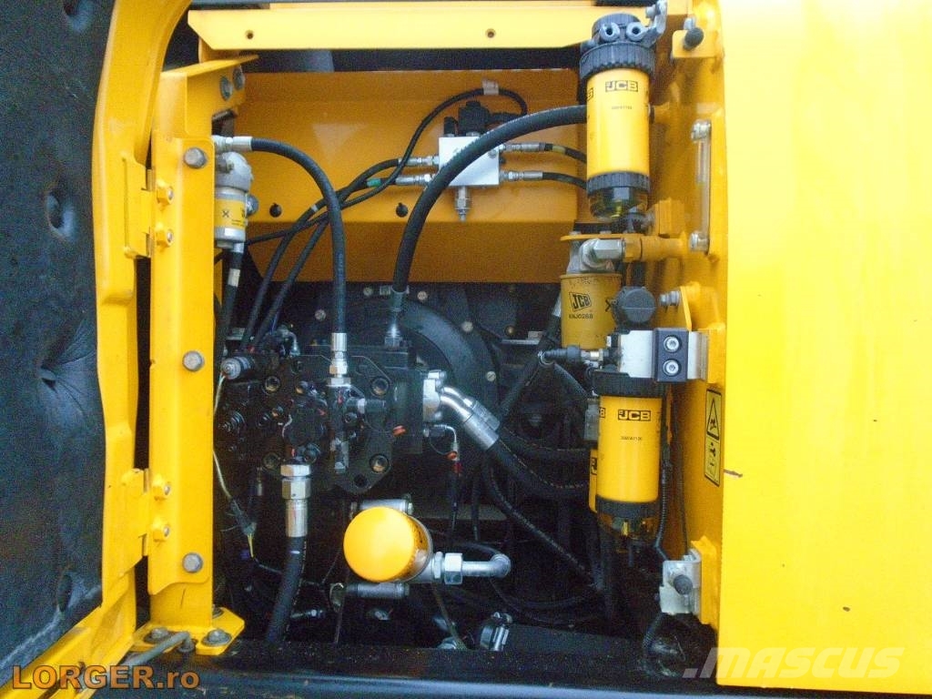 JCB JS 131 LC Rupsgraafmachines