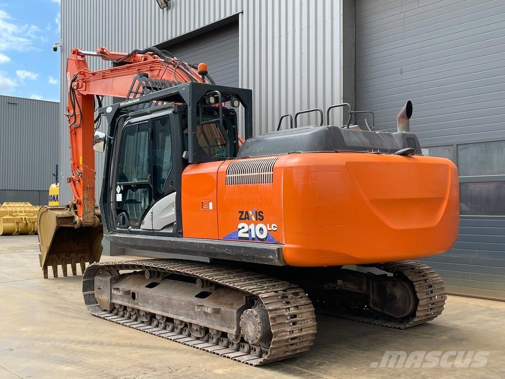 Hitachi ZX210LC-6 حفارات زحافة