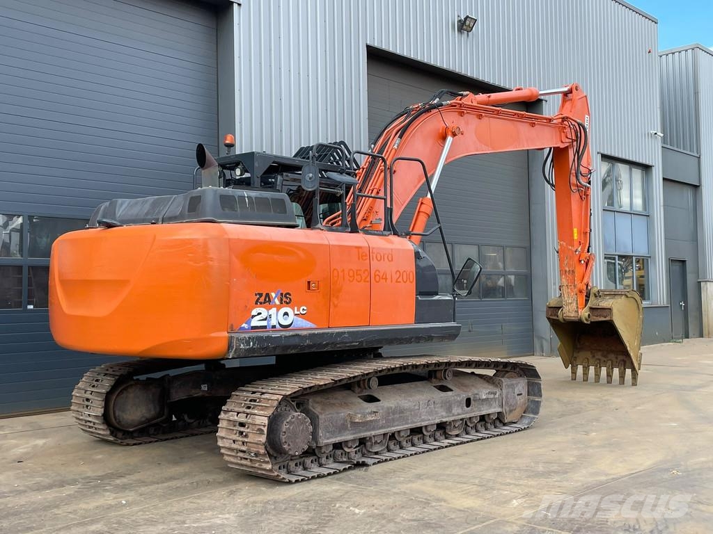Hitachi ZX210LC-6 حفارات زحافة