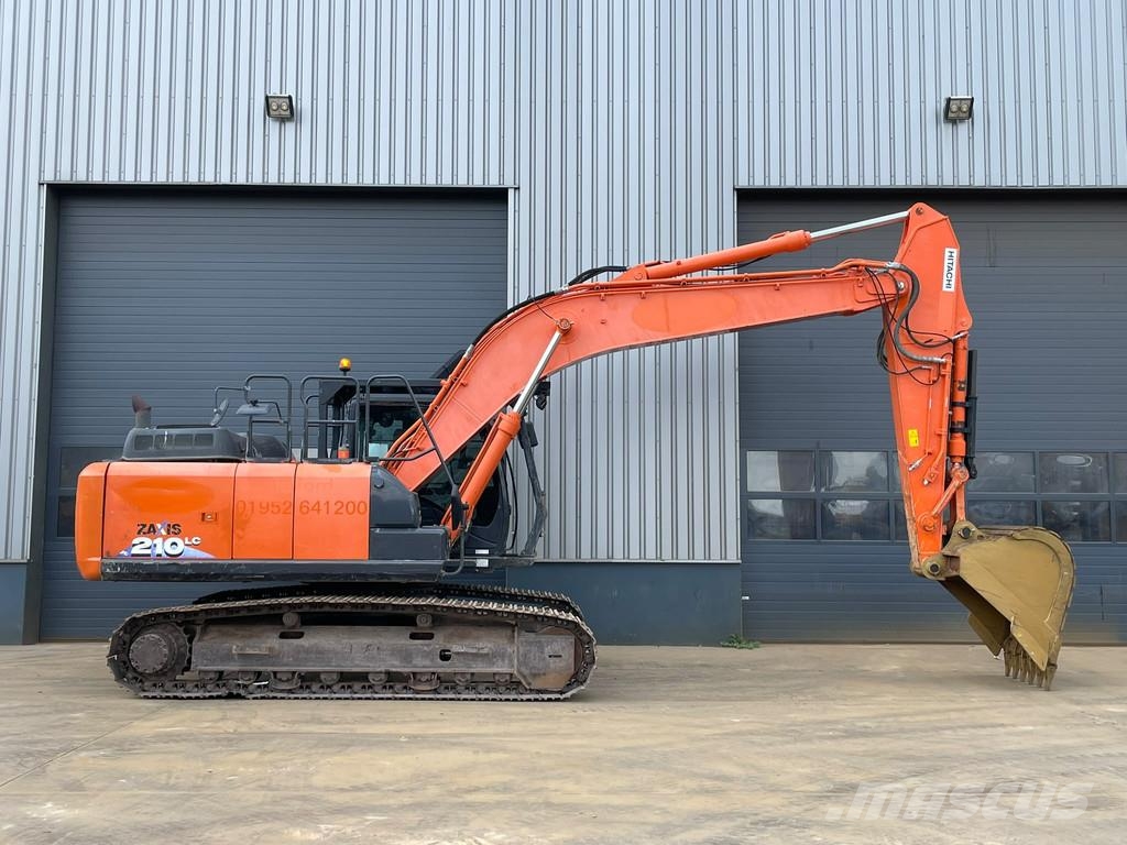 Hitachi ZX210LC-6 حفارات زحافة