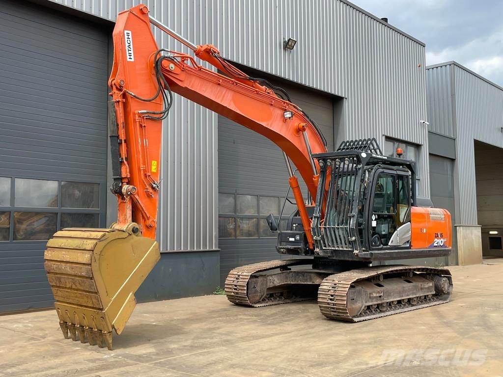 Hitachi ZX210LC-6 حفارات زحافة