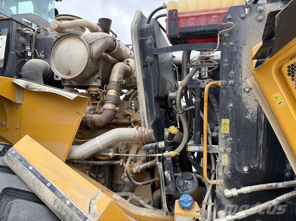 CAT 972 لوادر بعجل
