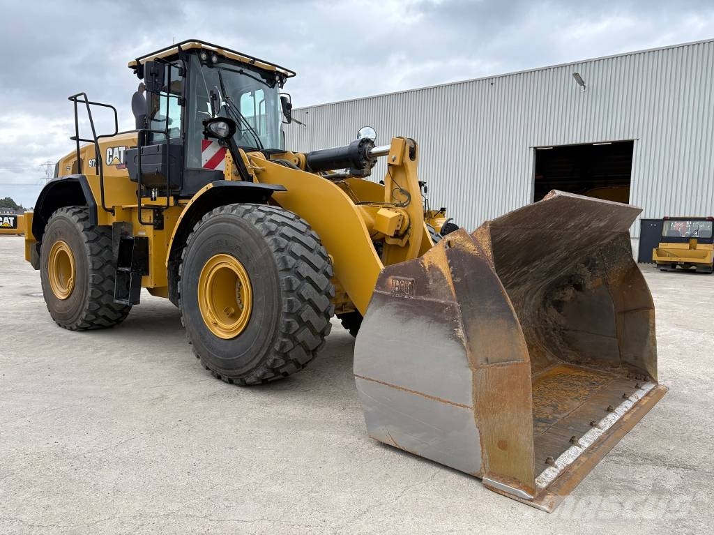 CAT 972 لوادر بعجل