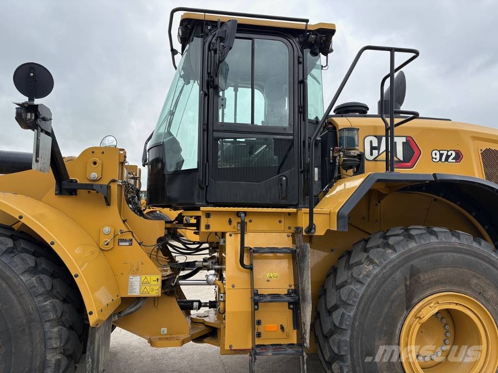 CAT 972 لوادر بعجل