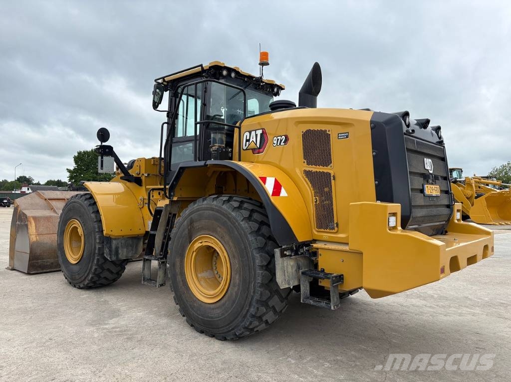 CAT 972 لوادر بعجل