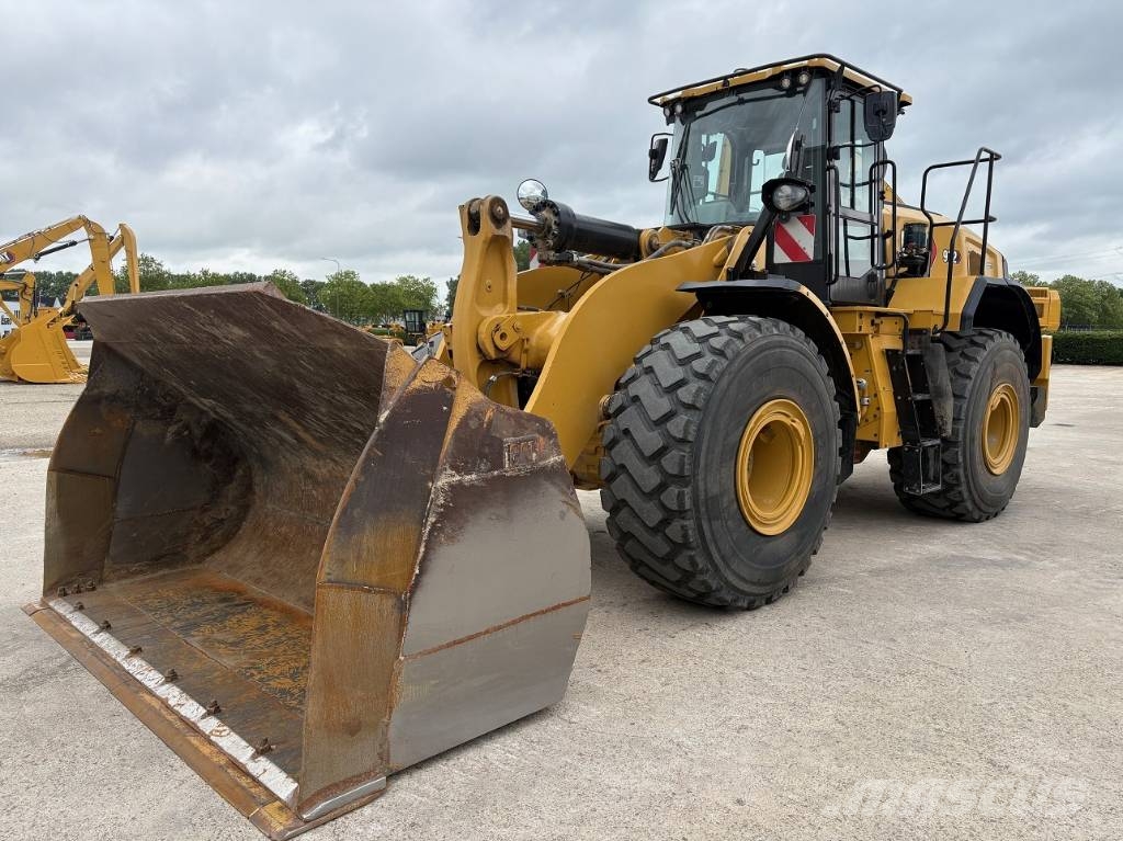 CAT 972 لوادر بعجل