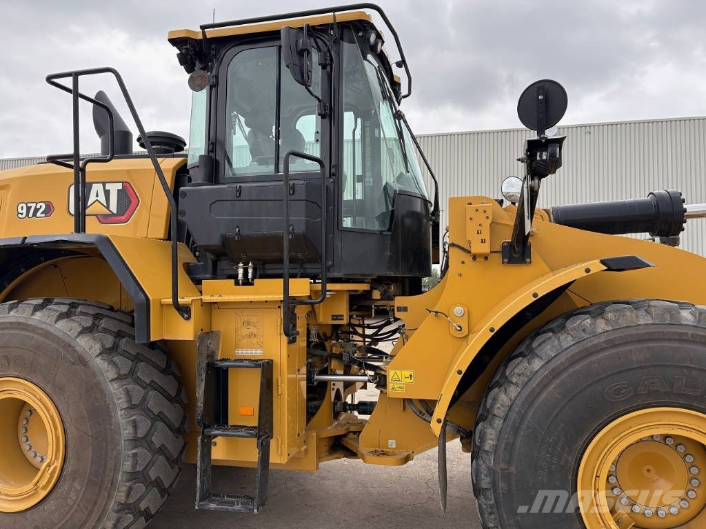 CAT 972 لوادر بعجل