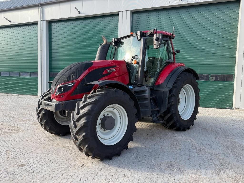Valtra T 174 GOOD TIRES Traktori