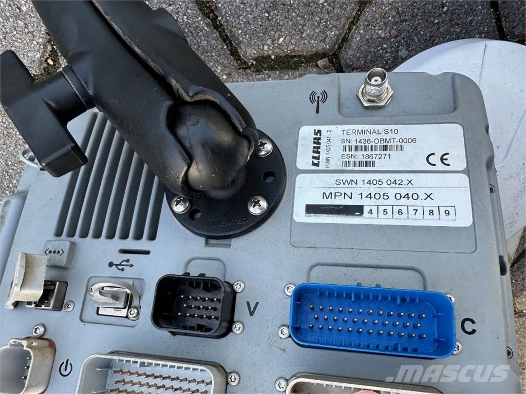 CLAAS GPS RTK mit S 10 Terminal Other tractor accessories