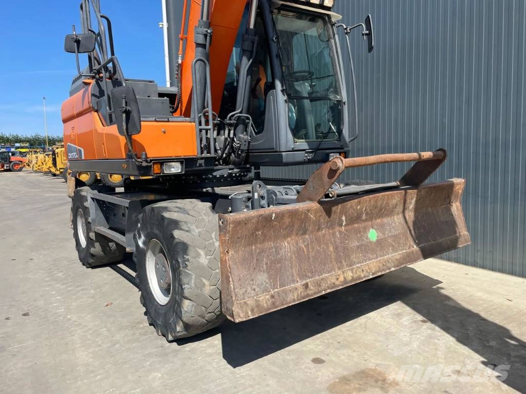 Doosan DX170W-5, 2015, Venlo, Netherlands - Used wheeled
