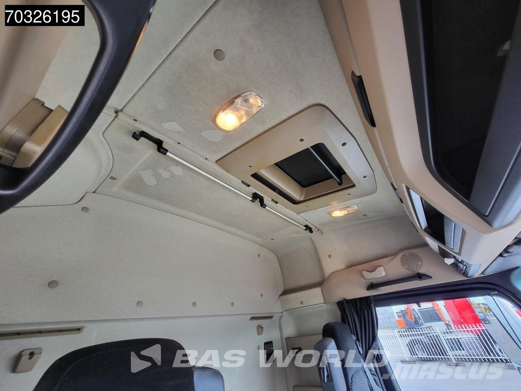 Mercedes-Benz Actros 2642 Actros 6X2 2500kg ladebordwand Lift+St شاحنات ذات هيكل صندوقي