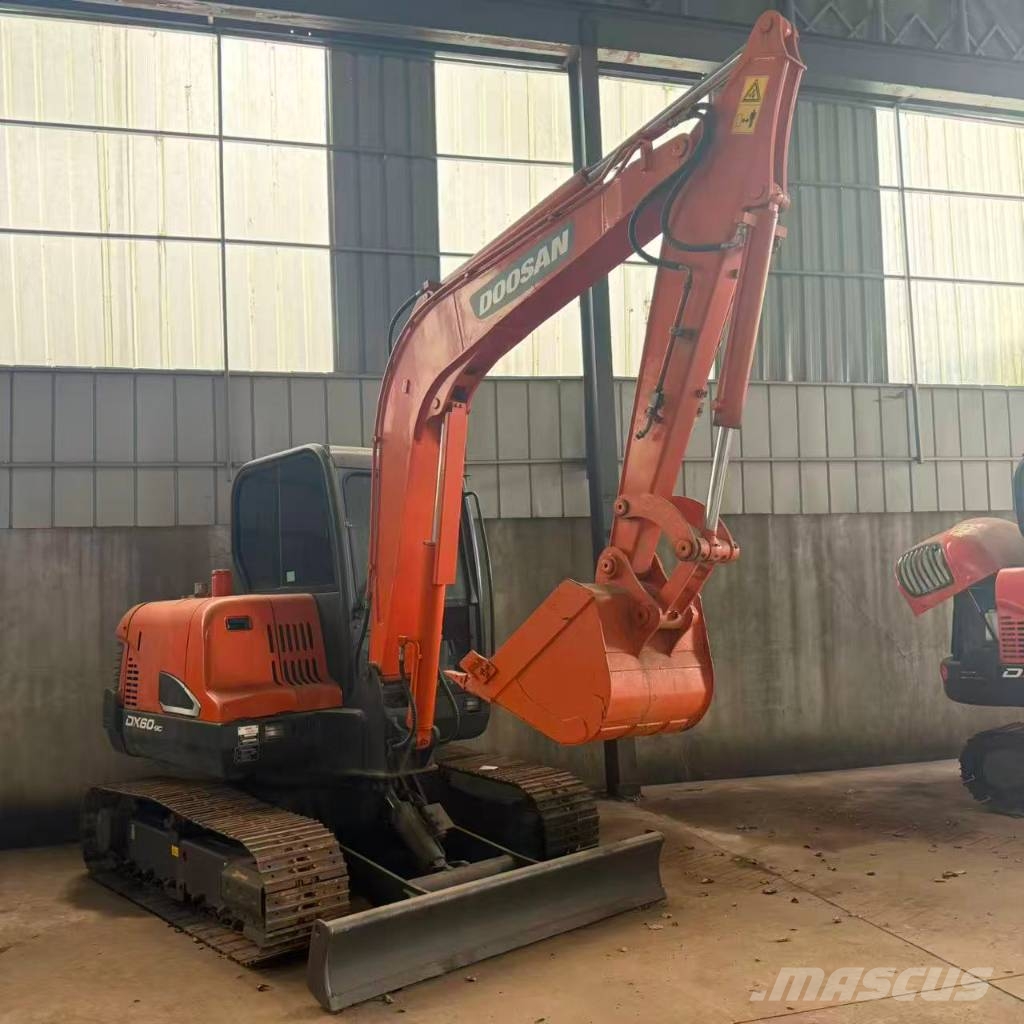 Doosan DX 60-9 C 소형 굴삭기 7톤 미만