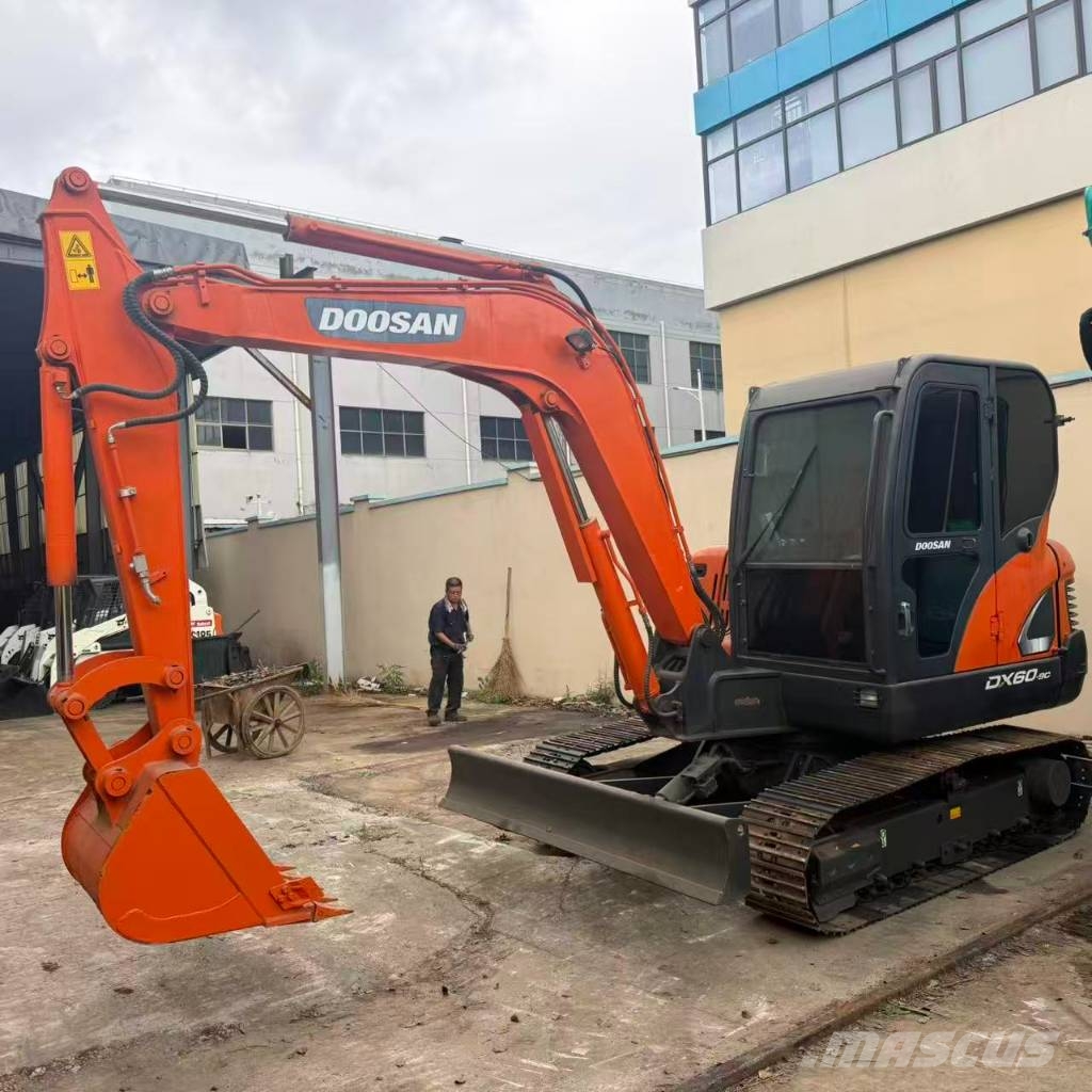 Doosan DX 60-9 C 소형 굴삭기 7톤 미만
