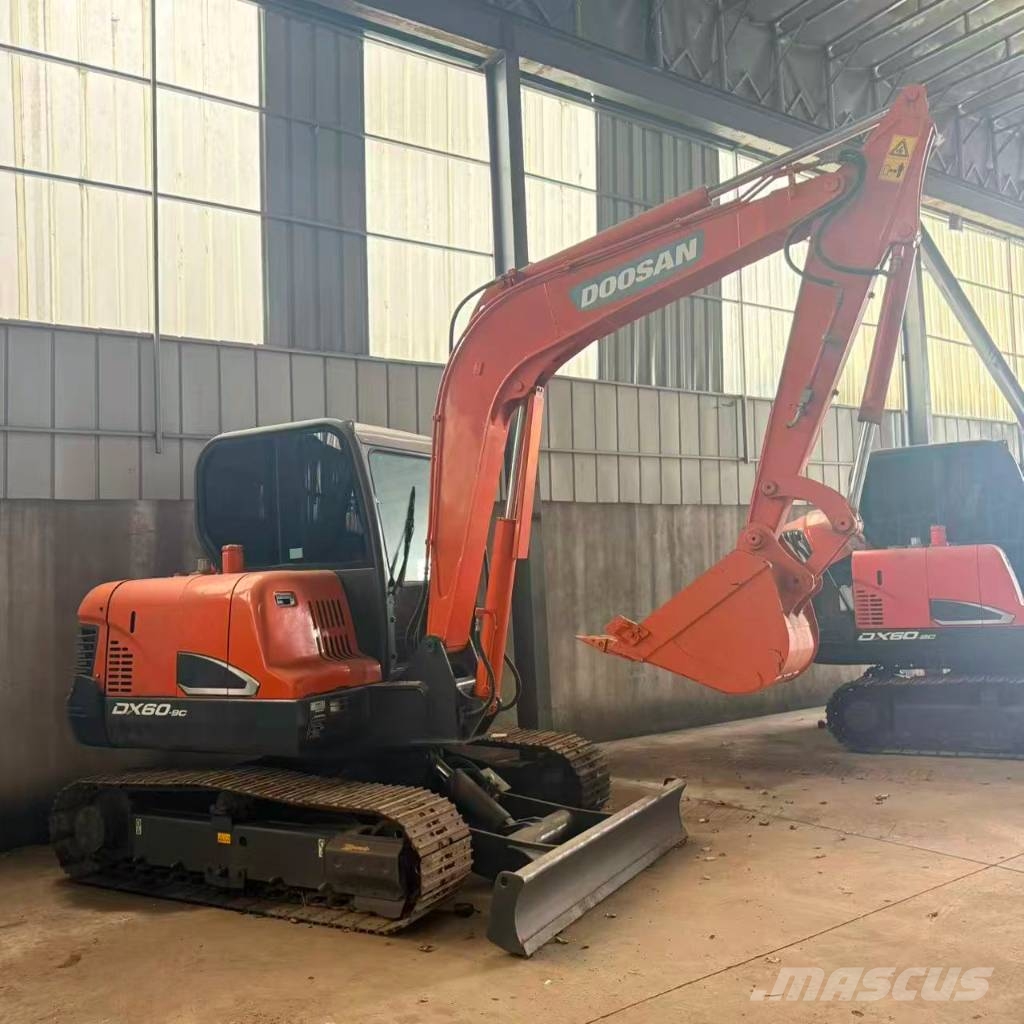 Doosan DX 60-9 C 소형 굴삭기 7톤 미만