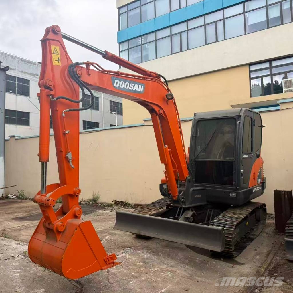Doosan DX 60-9 C 소형 굴삭기 7톤 미만