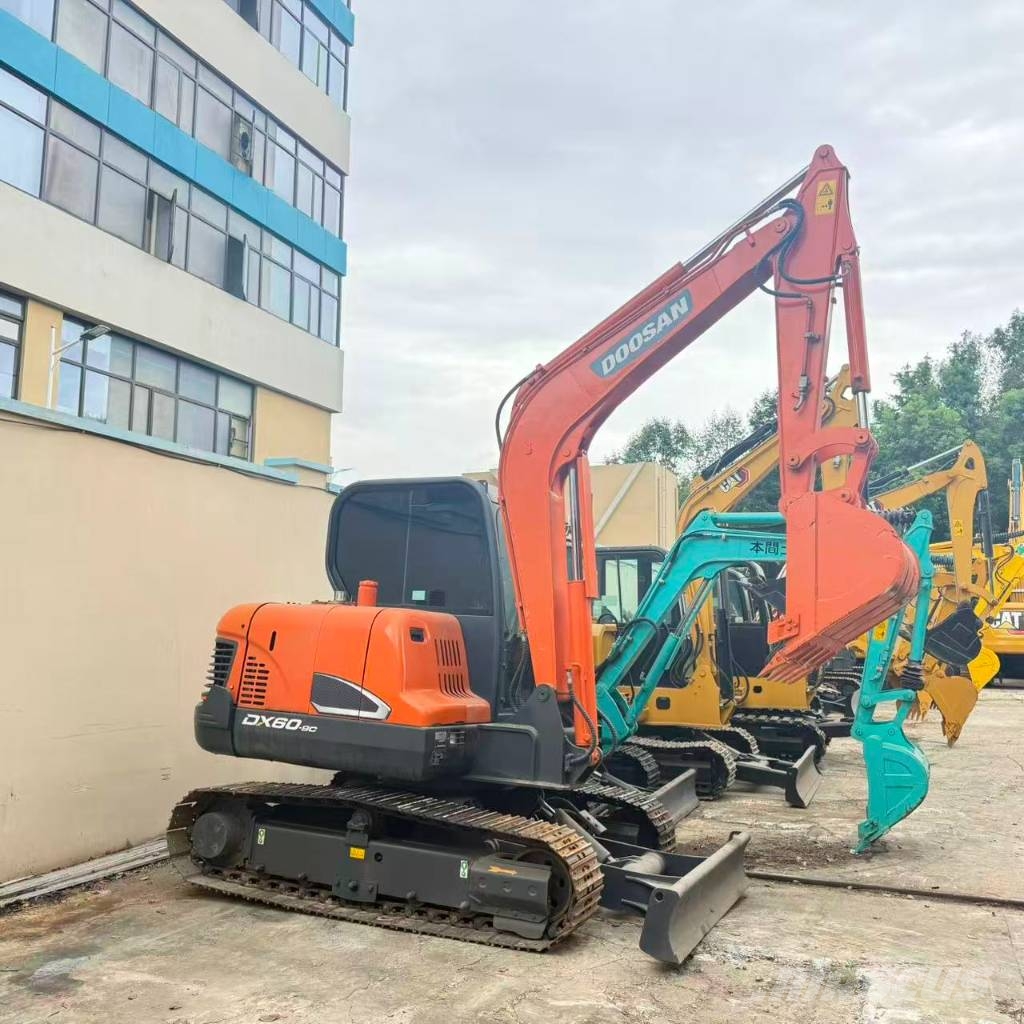 Doosan DX 60-9 C 소형 굴삭기 7톤 미만