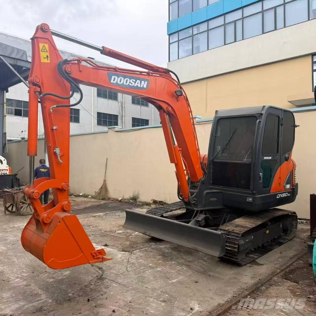 Doosan DX 60-9 C 소형 굴삭기 7톤 미만