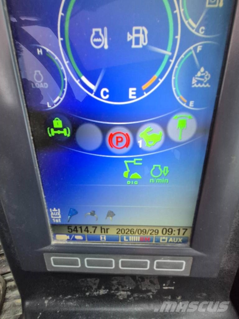 Takeuchi TB 295 W حفارات بعجل