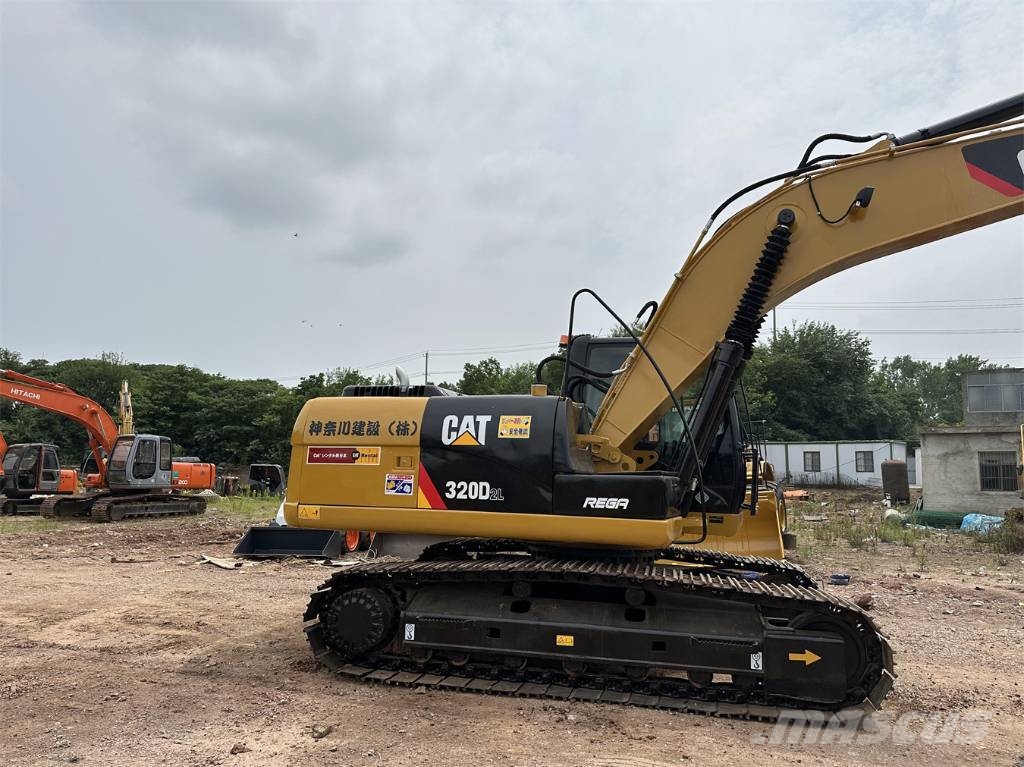 CAT 320 D 轮式挖掘机
